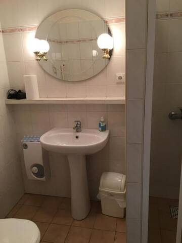 Фото номера Cемейный номер с собственной ванной комнатой Хостелы Hostel DREWLAND г. Лидзбарк-Варминьски 9